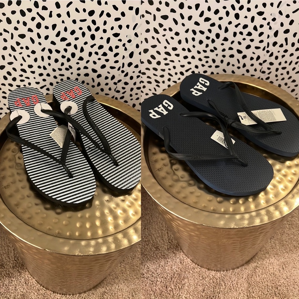 GAP 2 Pair Logo Flip Flops - NWT - SIZE 9